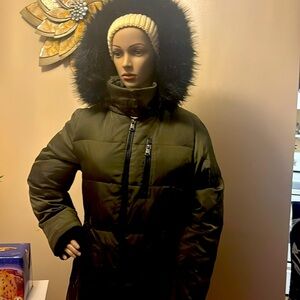 Vince Camuto women winter coat olive colour size large